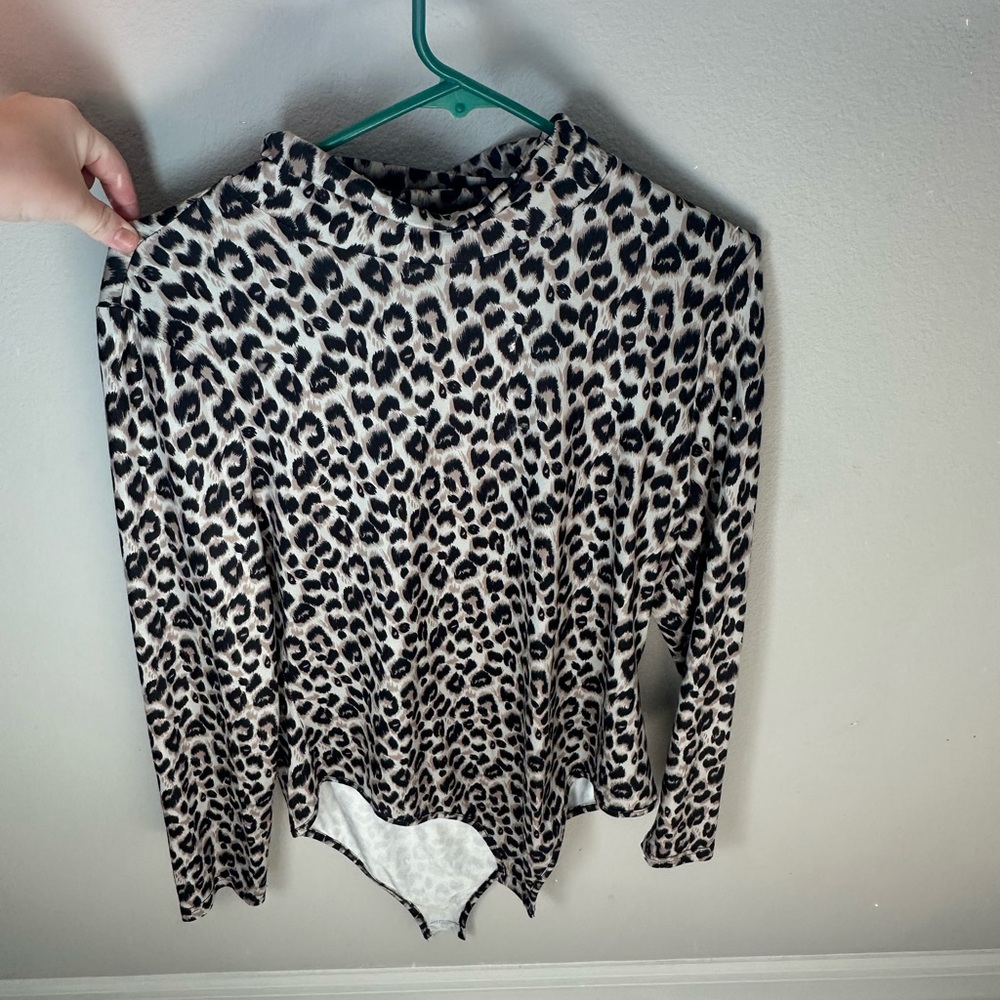 Stylish Leopard Print Long Sleeve Bodysuit